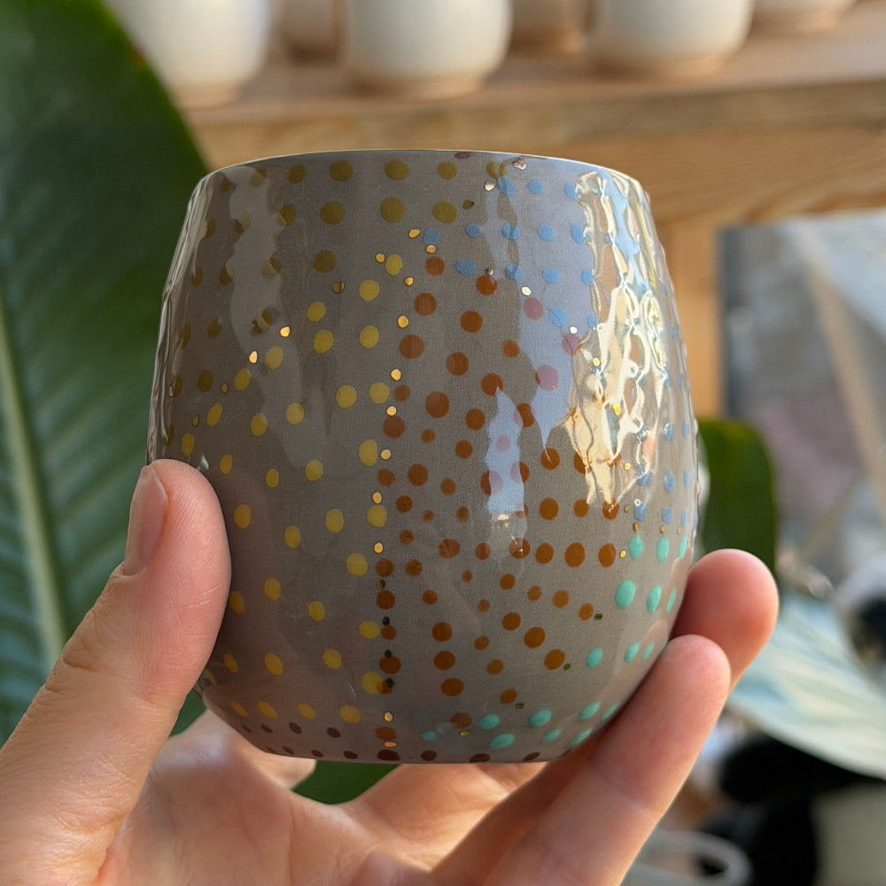 Porselen dokunun net şekilde görüldüğü açı