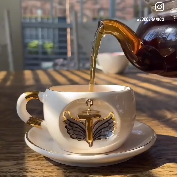Harfli Siyah Melek Kanatlı Çay Fincanı
